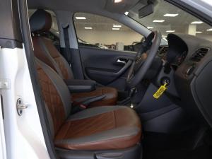 Volkswagen Polo Vivo hatch 1.6 Comfortline auto - Image 12