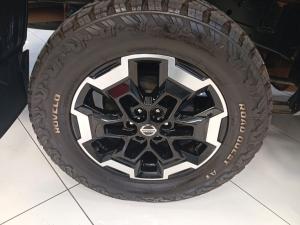 Nissan Navara 2.5DDTi double cab LE Plus - Image 17