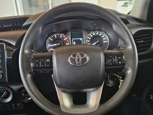Toyota Hilux 2.4GD-6 double cab 4x4 Raider manual - Image 12