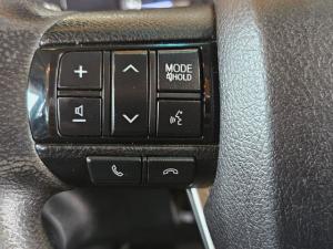 Toyota Hilux 2.4GD-6 double cab 4x4 Raider manual - Image 14