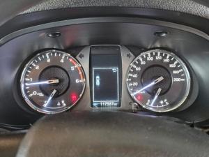 Toyota Hilux 2.4GD-6 double cab 4x4 Raider manual - Image 16