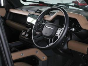 Land Rover Defender 110 D350 X-Dynamic HSE - Image 13