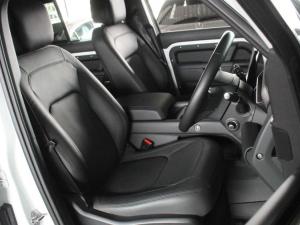 Land Rover Defender 110 D350 X-Dynamic HSE - Image 15