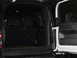 Land Rover Defender 110 D350 X-Dynamic HSE - Image 7