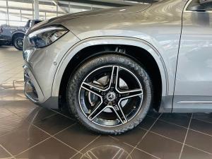 Mercedes-Benz GLA GLA200d Progressive - Image 13