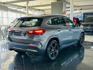 Mercedes-Benz GLA GLA200d Progressive - Image 2