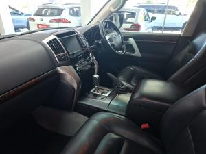 Toyota Land Cruiser 200 4.5D-4D V8 VX - Image 7
