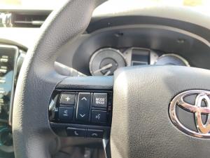 Toyota Hilux 2.4GD-6 Xtra cab Raider manual - Image 9