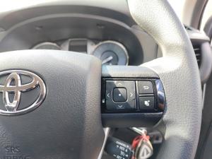 Toyota Hilux 2.4GD-6 Xtra cab Raider manual - Image 10