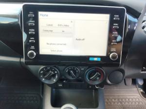 Toyota Hilux 2.4GD-6 Xtra cab Raider manual - Image 14