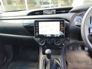 Toyota Hilux 2.4GD-6 Xtra cab Raider manual - Image 16