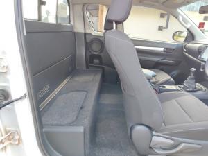 Toyota Hilux 2.4GD-6 Xtra cab Raider manual - Image 19