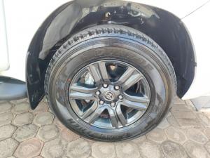 Toyota Hilux 2.4GD-6 Xtra cab Raider manual - Image 21