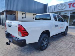 Toyota Hilux 2.4GD-6 Xtra cab Raider manual - Image 2