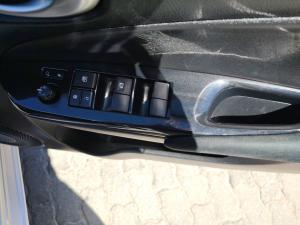 Toyota Yaris 1.5 Xs auto - Image 25