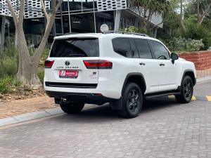 Toyota Land Cruiser 300 3.5T GR-Sport - Image 2