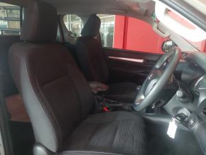 Toyota Hilux 2.4GD-6 Xtra cab Raider manual - Image 10