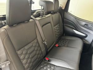 Nissan Navara 2.5DDTI LE/LE Plus automatic D/C - Image 10