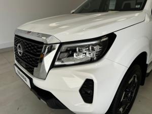 Nissan Navara 2.5DDTI LE/LE Plus automatic D/C - Image 12