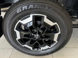Nissan Navara 2.5DDTI LE/LE Plus automatic D/C - Image 14