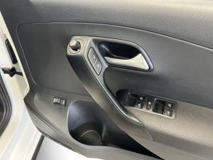 Volkswagen Polo sedan 1.4 Comfortline - Image 21