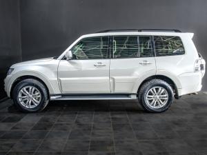 Mitsubishi Pajero 5-door 3.2DI-D GLS - Image 3