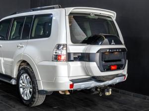 Mitsubishi Pajero 5-door 3.2DI-D GLS - Image 7