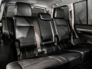 Mitsubishi Pajero 5-door 3.2DI-D GLS - Image 9