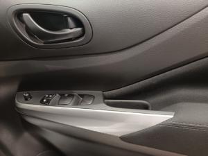 Nissan Navara 2.5DDTi double cab SE Plus 4x4 - Image 14