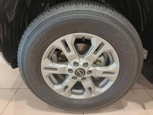 Nissan Navara 2.5DDTi double cab SE Plus 4x4 - Image 8