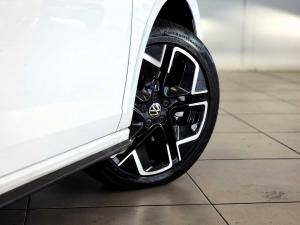 Volkswagen Polo hatch 1.0TSI R-Line - Image 26