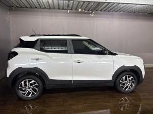 Mahindra XUV 3XO 1.2T AX5 auto - Image 4