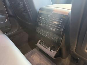 Volkswagen Touareg V6 TDI R-Line - Image 11