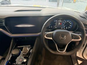 Volkswagen Touareg V6 TDI R-Line - Image 6