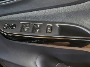 Nissan Magnite 1.0 Turbo Acenta Kuro manual - Image 14