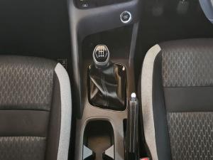 Nissan Magnite 1.0 Turbo Acenta Kuro manual - Image 15