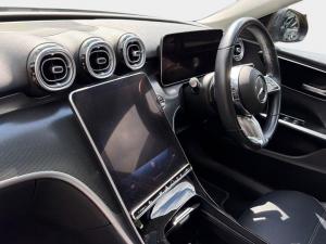 Mercedes-Benz C-Class C200 Avantgarde - Image 13
