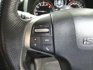 Isuzu mu-X 3.0 - Image 19