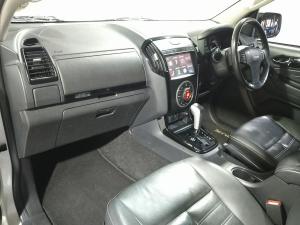 Isuzu mu-X 3.0 - Image 8