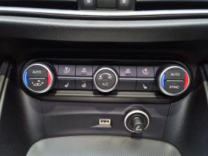 Alfa Romeo Stelvio 2.0T Super Q4 - Image 17