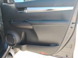 Toyota Hilux 2.8GD-6 double cab Raider auto - Image 26