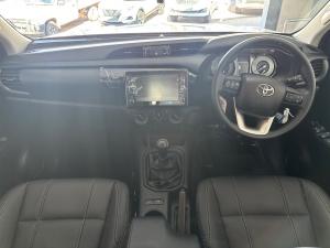 Toyota Hilux 2.4GD-6 double cab Raider manual - Image 6
