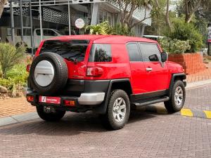 Toyota FJ Cruiser FJ Cruiser - Image 2