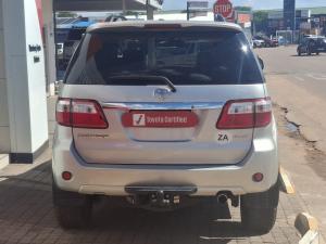Toyota Fortuner 3.0D-4D 4x4 auto - Image 5