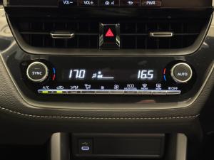 Toyota Corolla Cross 1.8 HEV XS - Image 12