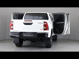 Toyota Hilux 2.8GD-6 double cab Raider auto - Image 9
