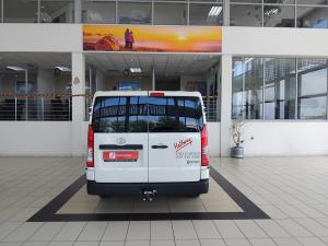 Toyota Quantum 2.8 LWB panel van manual - Image 5