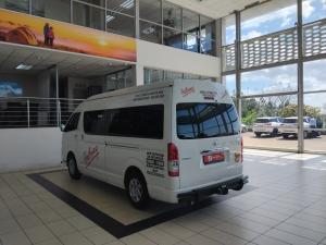 Toyota Hiace 2.5D-4D bus 14-seater GL - Image 10