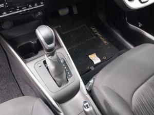 Toyota Starlet 1.5 XR auto - Image 13