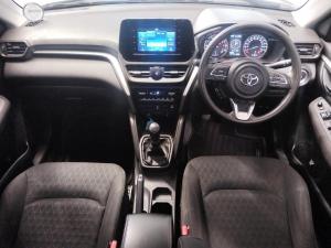 Toyota Urban Cruiser 1.5 XR manual - Image 10